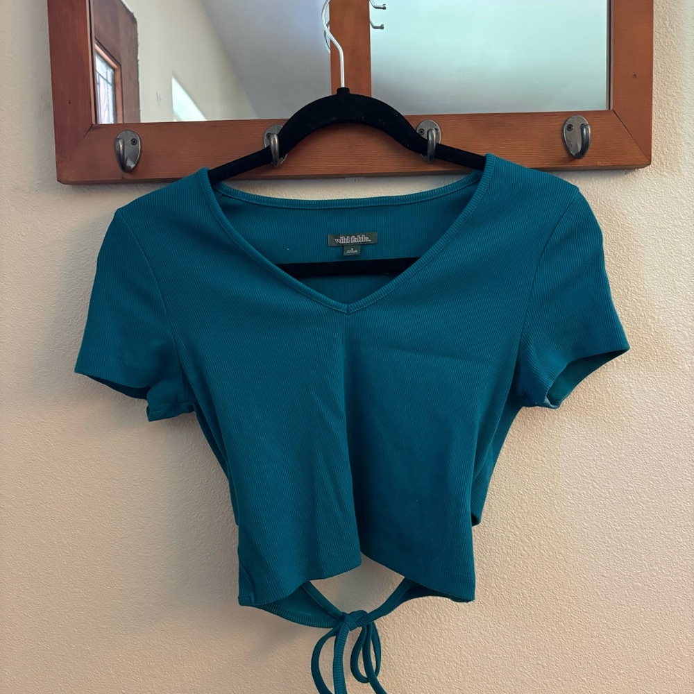 Teal v-neck tee